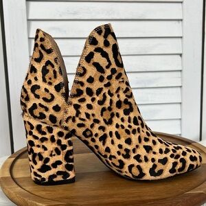 STEVE MADDEN Animal Print Fur Rookie Bootie Chunky Heel Dipped Sides Size 7.5